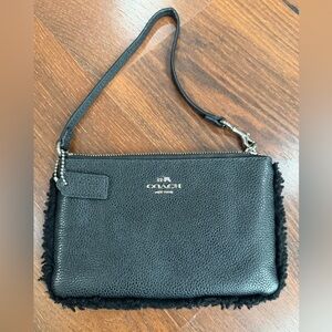 Coach Wristlet Bag Black Shearling Trim Pebbled Leather F64709 Mini Purse Wallet